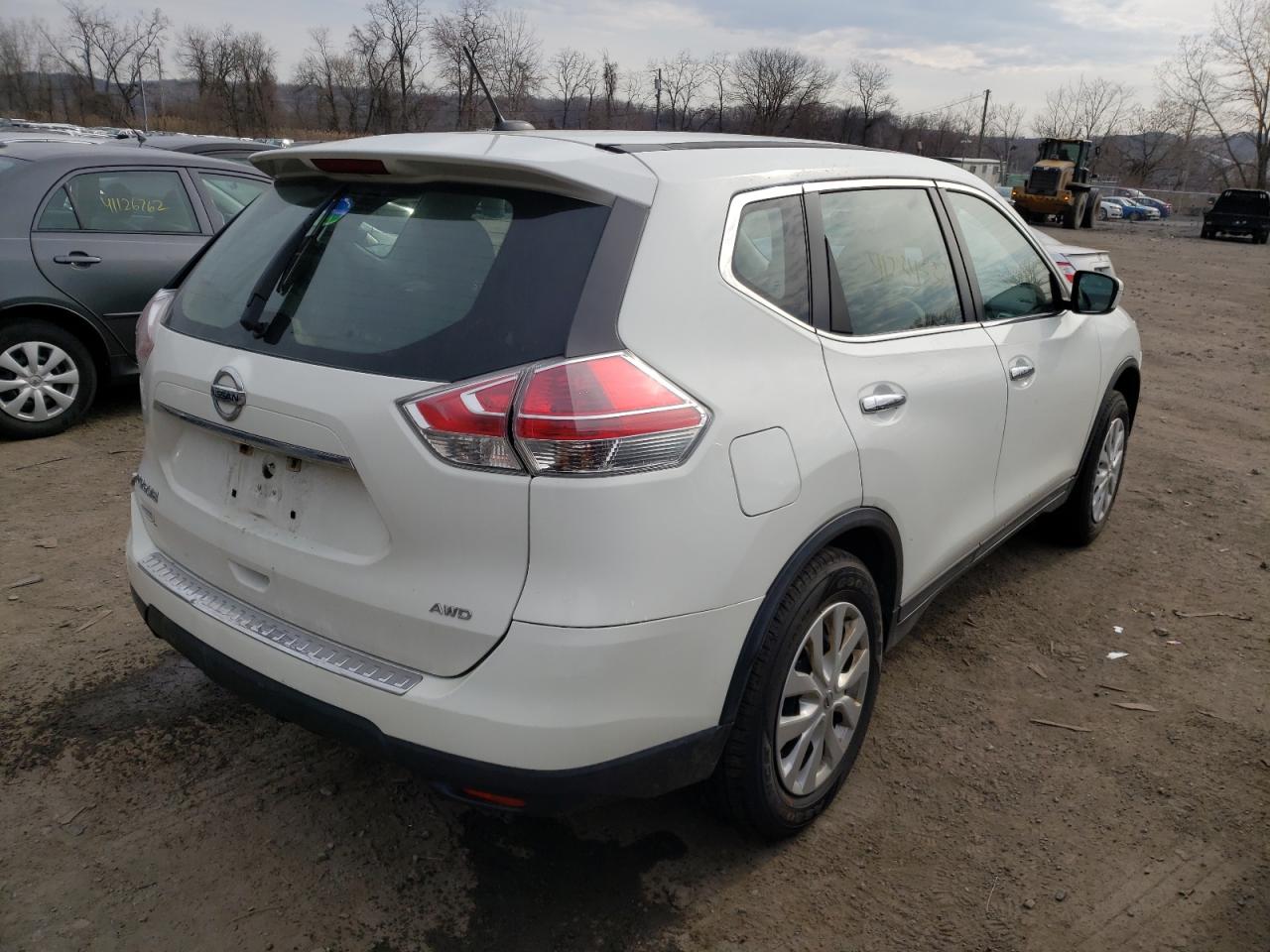 Photo 4 from auction – 2015 NISSAN ROGUE S with VIN 5N1AT2MV5FC837262