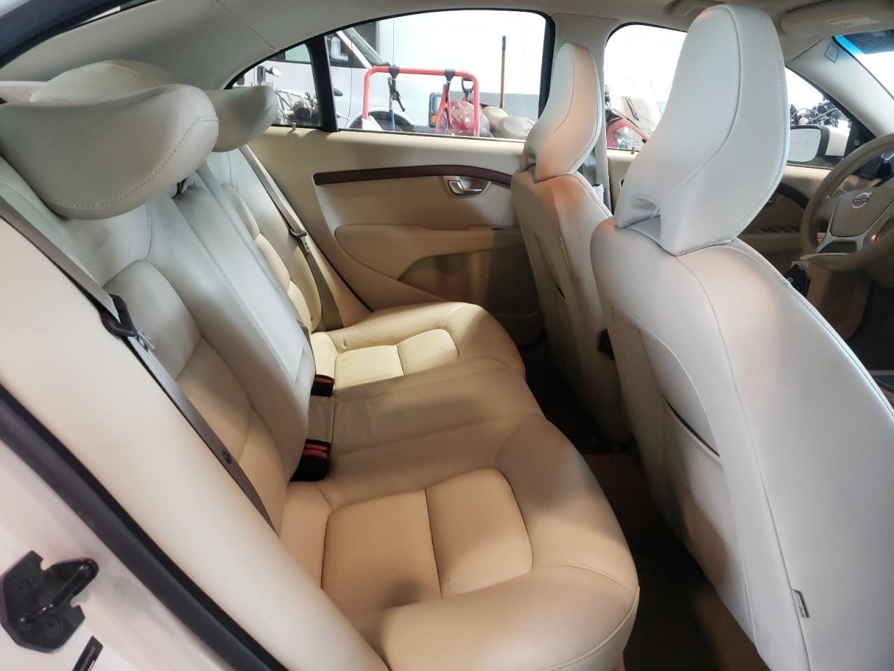 Photo 6 from auction – 2011 VOLVO S80 3.2 with VIN YV1952AS7B1146200