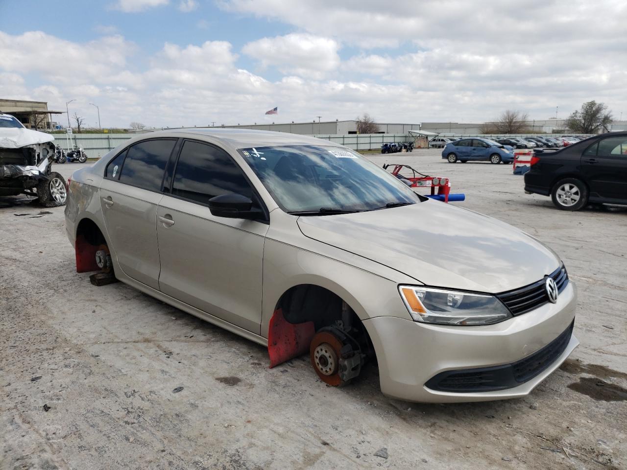Photo 1 from auction – 2013 VOLKSWAGEN JETTA BASE with VIN 3VW2K7AJ1DM317062