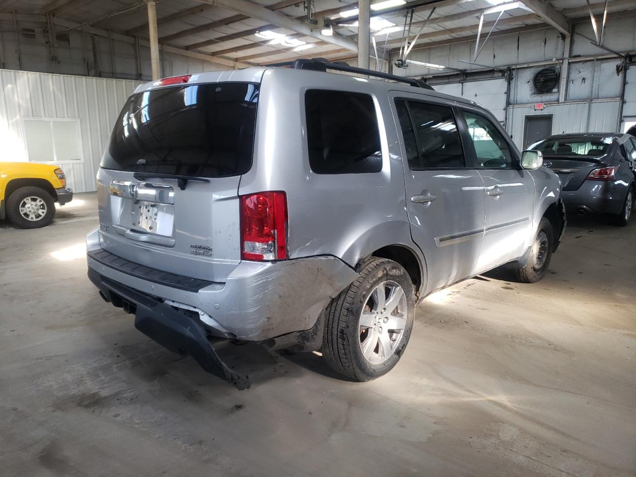 Photo 4 from auction – 2014 HONDA PILOT TOUR with VIN 5FNYF4H9XEB022446