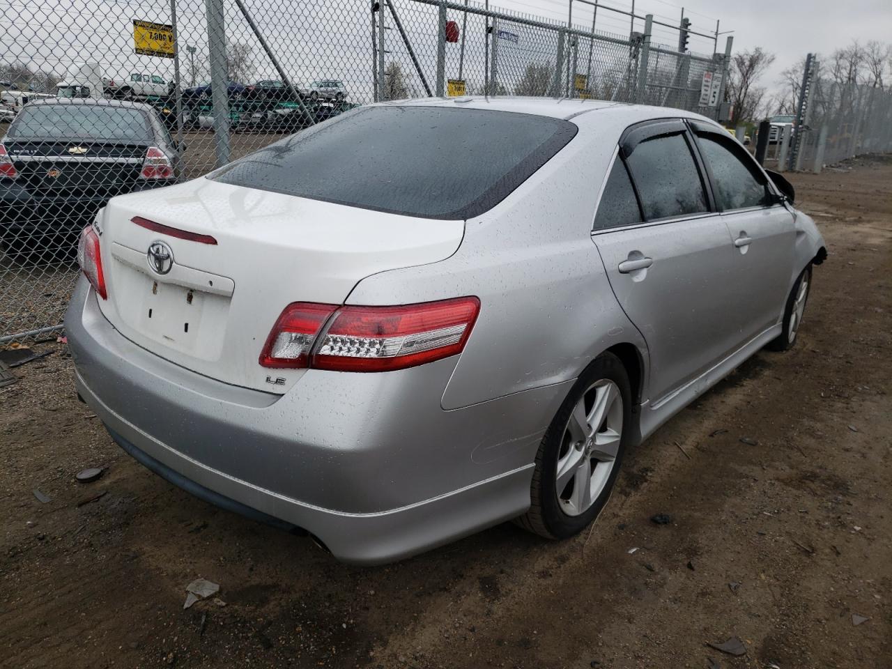 Photo 4 from auction – 2011 TOYOTA CAMRY SE with VIN 4T1BK3EK2BU631113