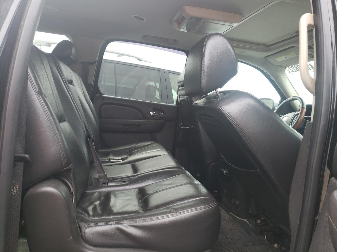 Photo 6 from auction – 2007 CHEVROLET SUBURBAN K with VIN 1GNFK16377J215592