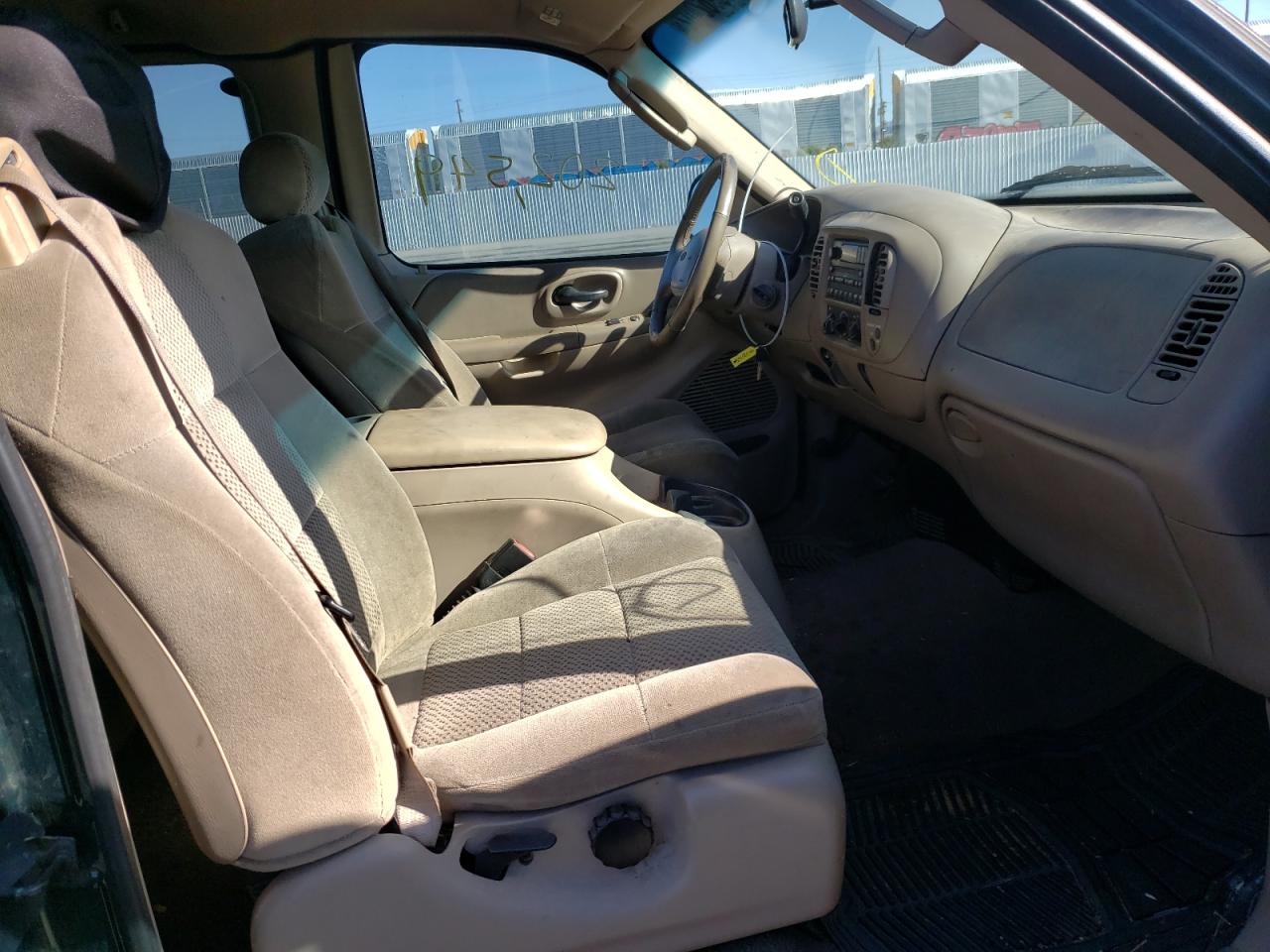 Photo 5 from auction – 2002 FORD F150 with VIN 1FTRX17282NB24121