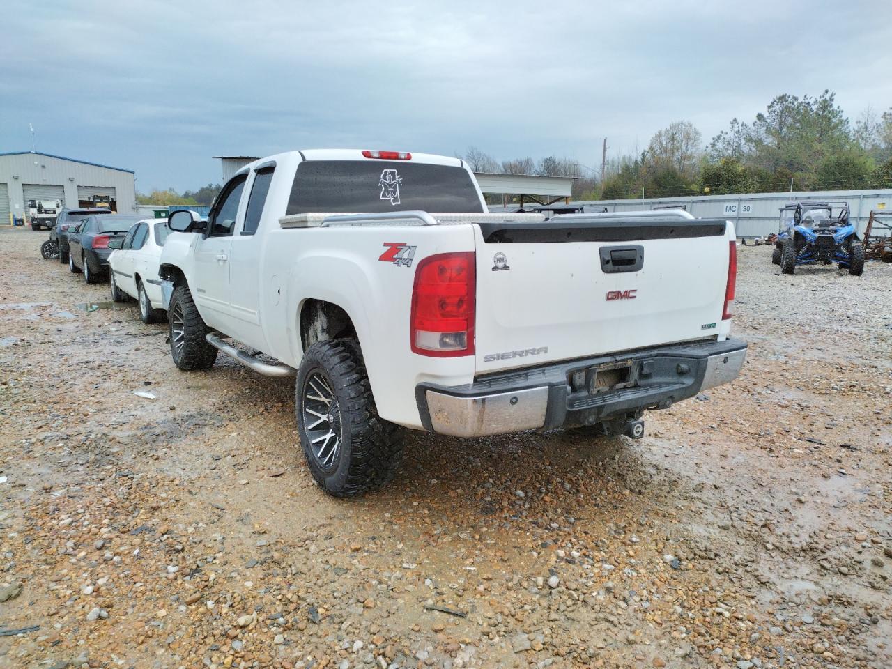 Photo 3 from auction – 2011 GMC SIERRA K15 with VIN 1GTR2WE39BZ244476