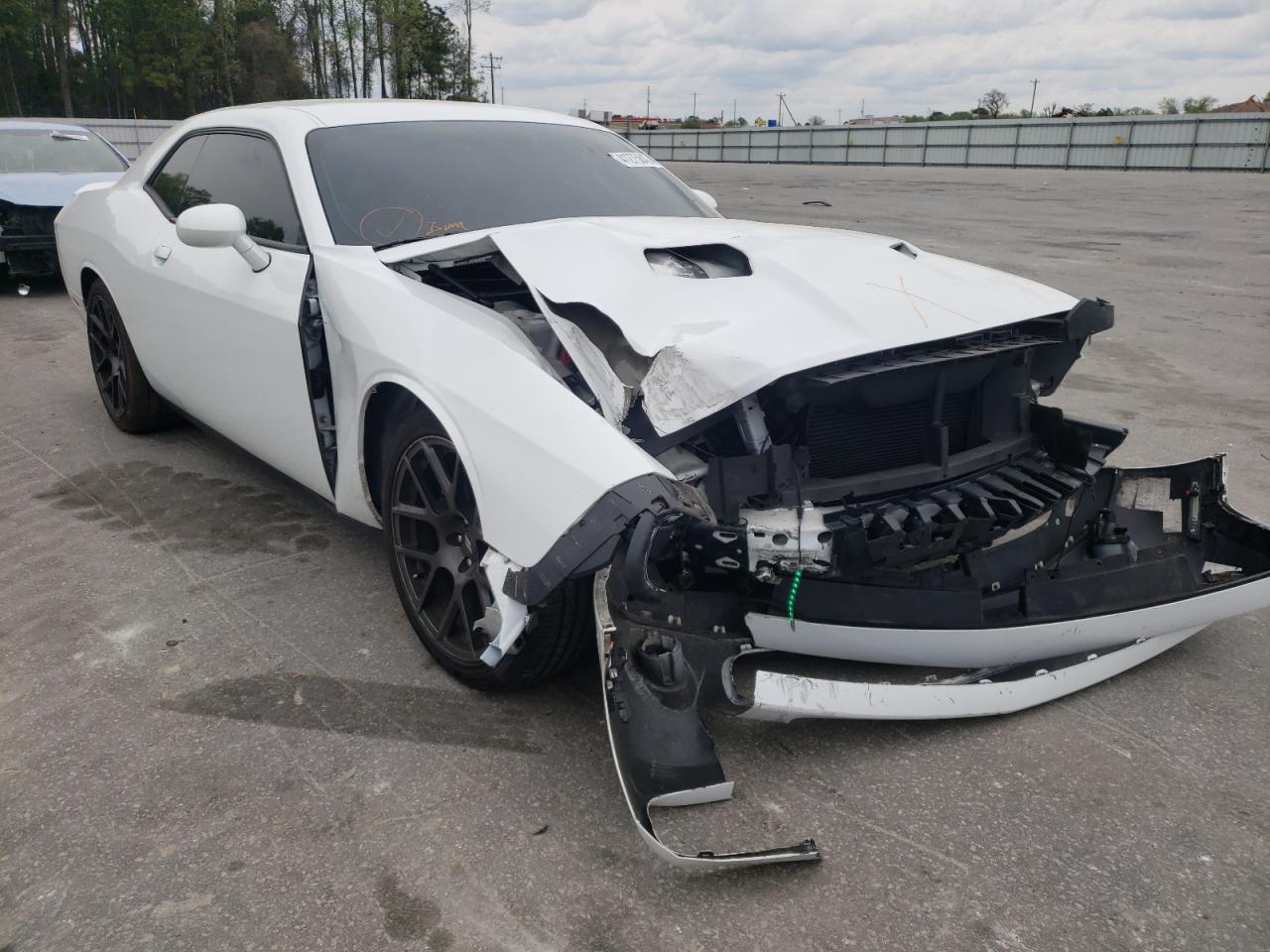 DODGE CHALLENGER 2018 with VIN 2C3CDZBTXJH144704 - Photo from auction