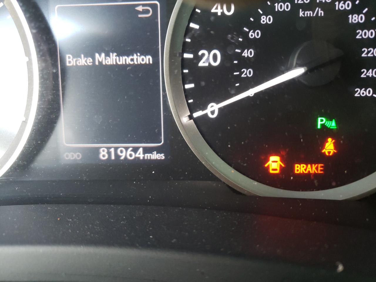 Photo 8 from auction – 2016 LEXUS IS 300 with VIN JTHCM1D25G5005595