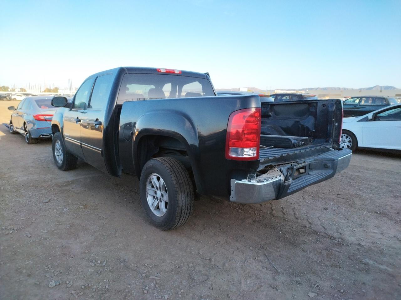 Photo 3 from auction – 2008 GMC SIERRA C15 with VIN 3GTEC13C28G100729