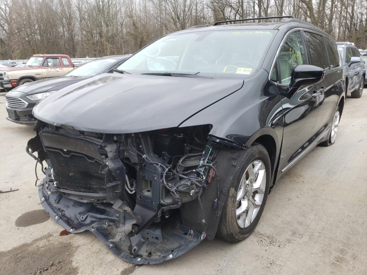 Photo 2 from auction – 2017 CHRYSLER PACIFICA T with VIN 2C4RC1BG2HR538389