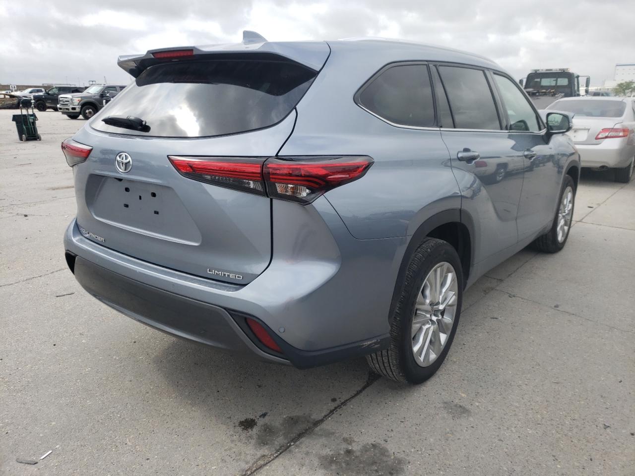 Photo 4 from auction – 2021 TOYOTA HIGHLANDER with VIN 5TDYZRAH6MS045738