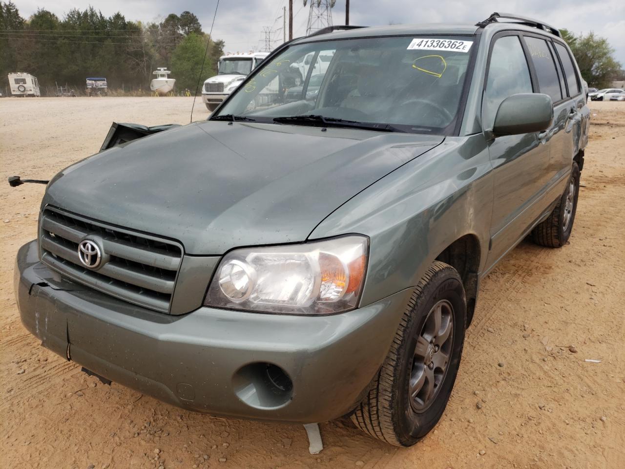 Photo 2 from auction – 2004 TOYOTA HIGHLANDER with VIN JTEEP21A440032603