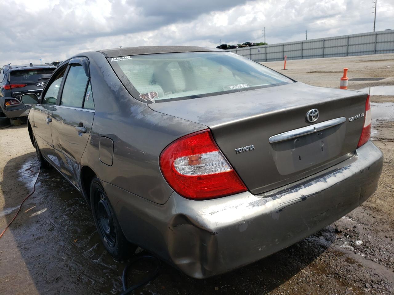 Photo 3 from auction – 2003 TOYOTA CAMRY LE with VIN 4T1BE32K03U701933