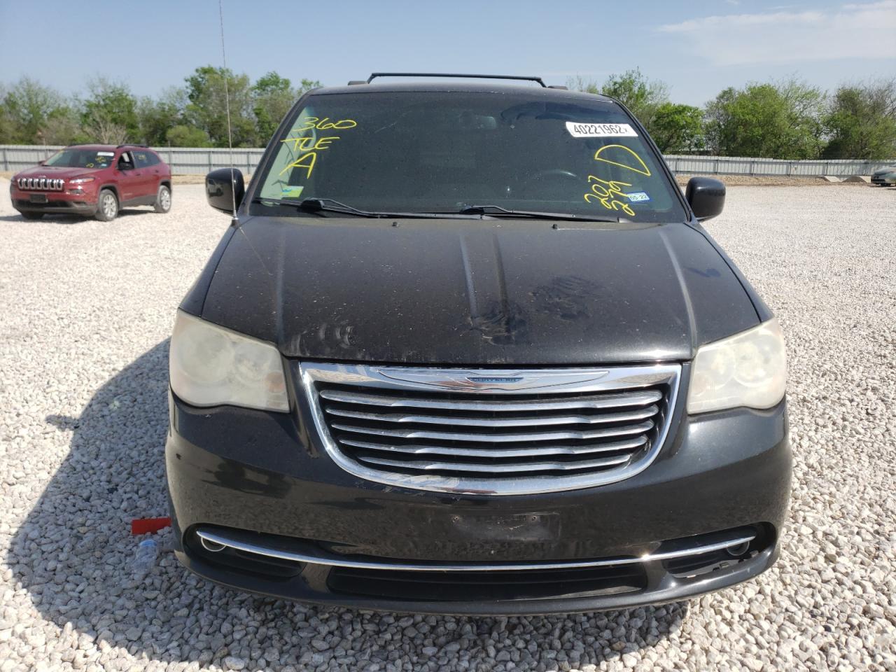 Photo 9 from auction – 2014 CHRYSLER TOWN & COU with VIN 2C4RC1BG1ER207279