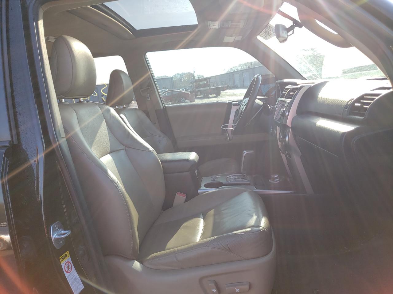 Photo 5 from auction – 2011 TOYOTA 4RUNNER SR with VIN JTEBU5JR7B5067025