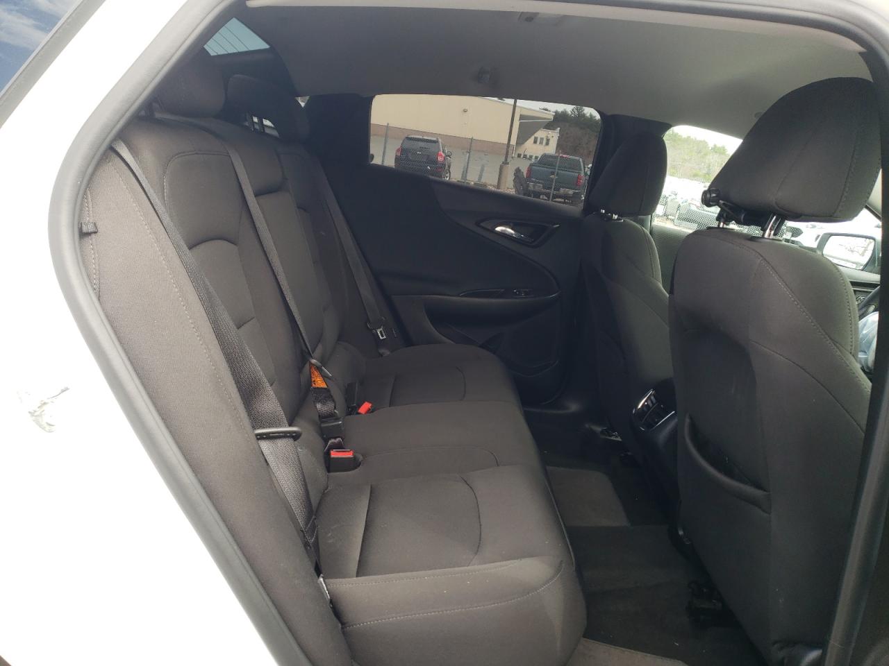 Photo 6 from auction – 2019 CHEVROLET MALIBU LT with VIN 1G1ZD5ST4KF106590