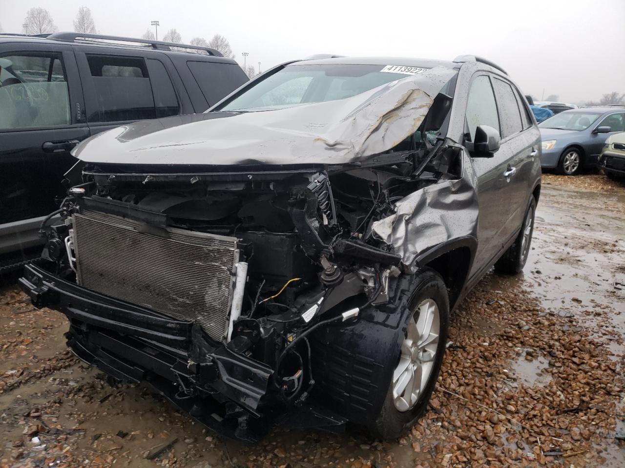 Photo 2 from auction – 2015 KIA SORENTO LX with VIN 5XYKTDA76FG594115