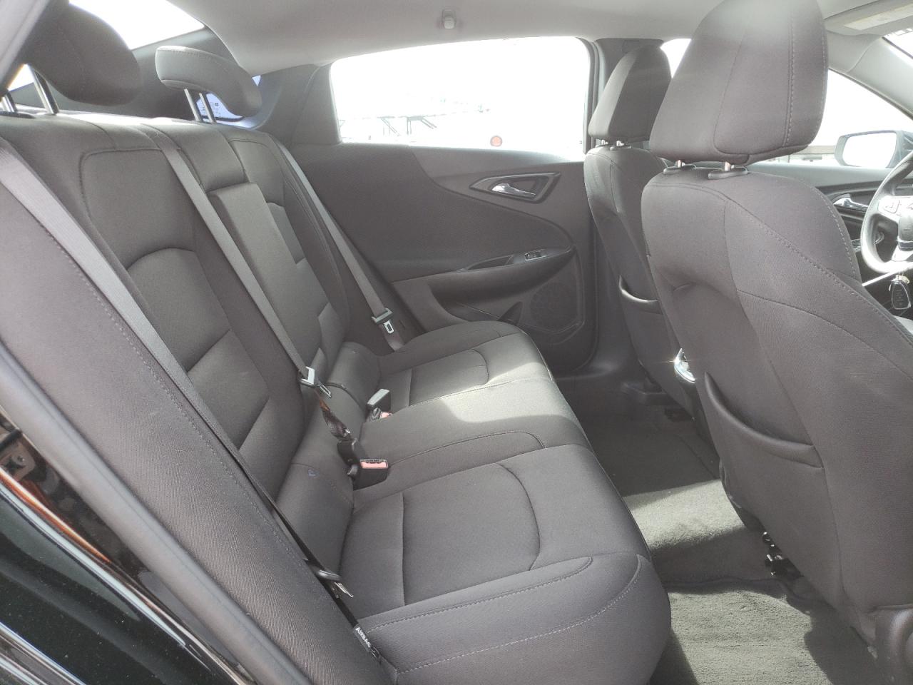Photo 6 from auction – 2020 CHEVROLET MALIBU LT with VIN 1G1ZD5ST3LF062017