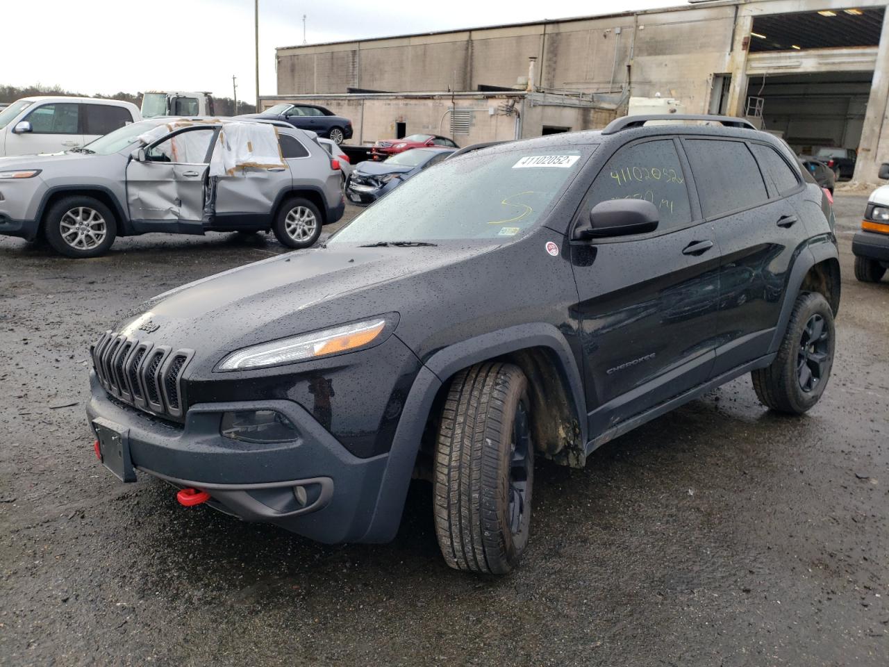 Photo 2 from auction – 2016 JEEP CHEROKEE T with VIN 1C4PJMBS0GW262934