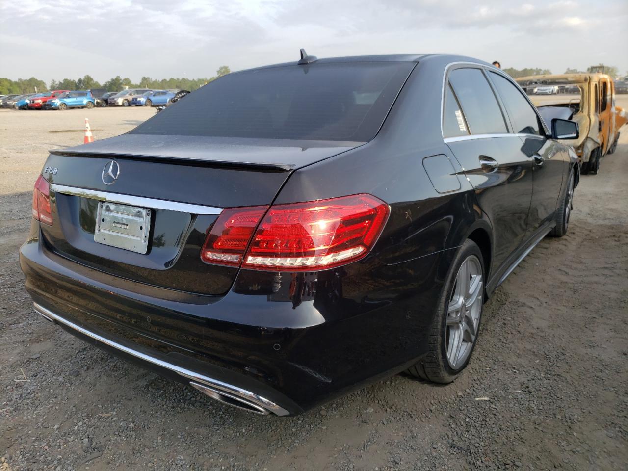 Photo 4 from auction – 2014 MERCEDES-BENZ E 350 with VIN WDDHF5KB2EA892370