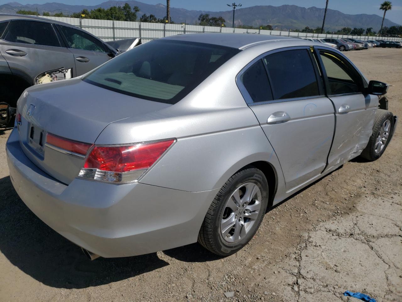 Photo 4 from auction – 2012 HONDA ACCORD LXP with VIN 1HGCP2F42CA072512