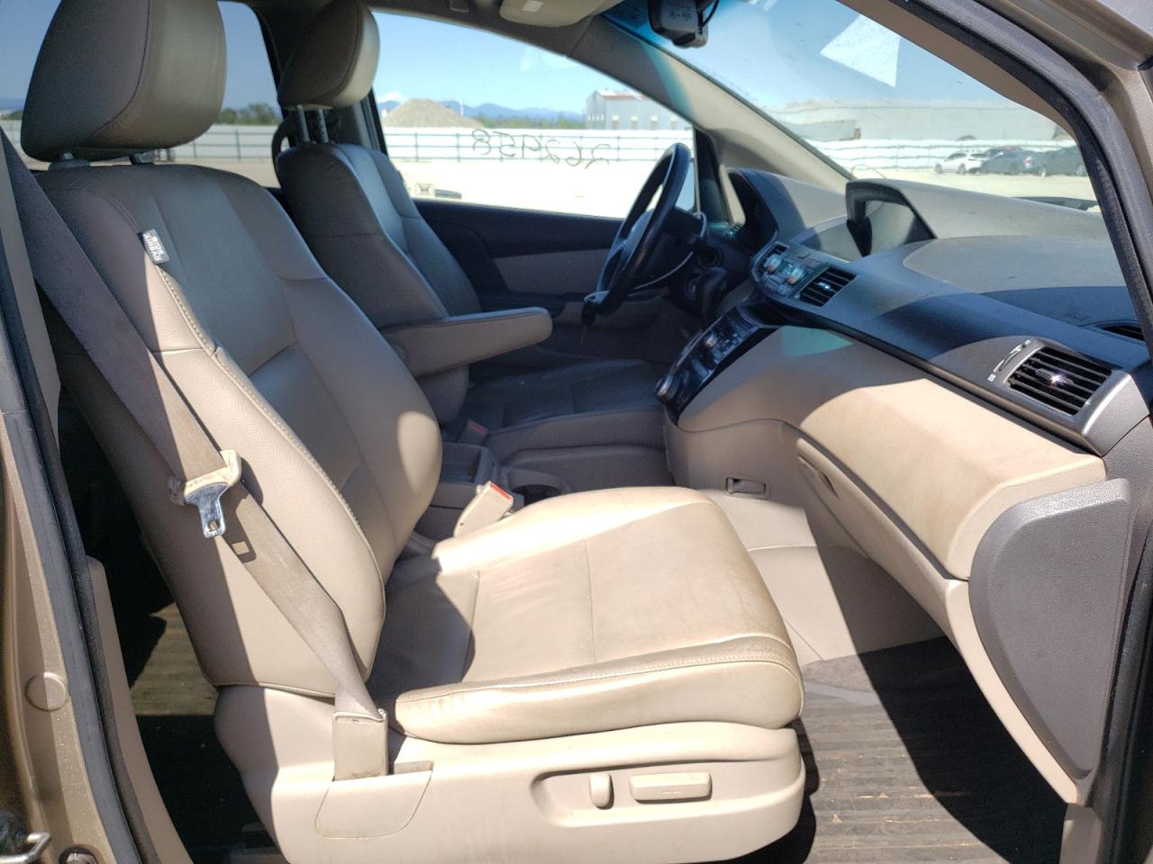 Photo 5 from auction – 2011 HONDA ODYSSEY EX with VIN 5FNRL5H64BB024939