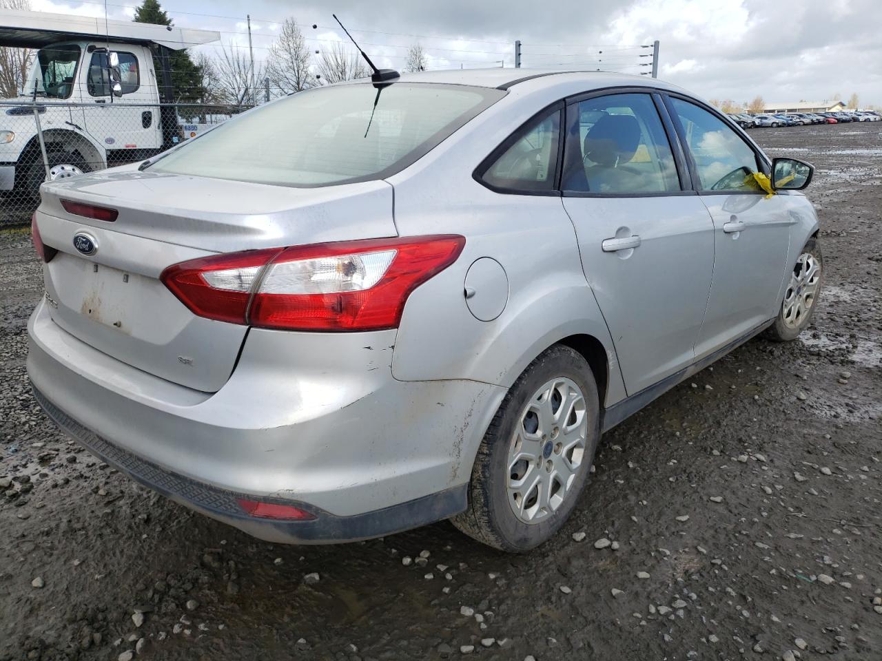Photo 4 from auction – 2012 FORD FOCUS SE with VIN 1FAHP3F22CL371551