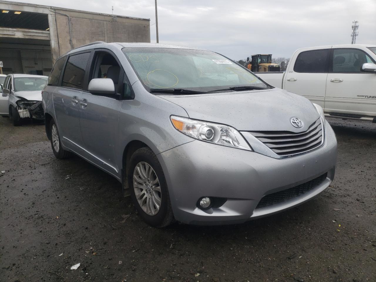 Photo 1 from auction – 2017 TOYOTA SIENNA XLE with VIN 5TDYZ3DC4HS805636