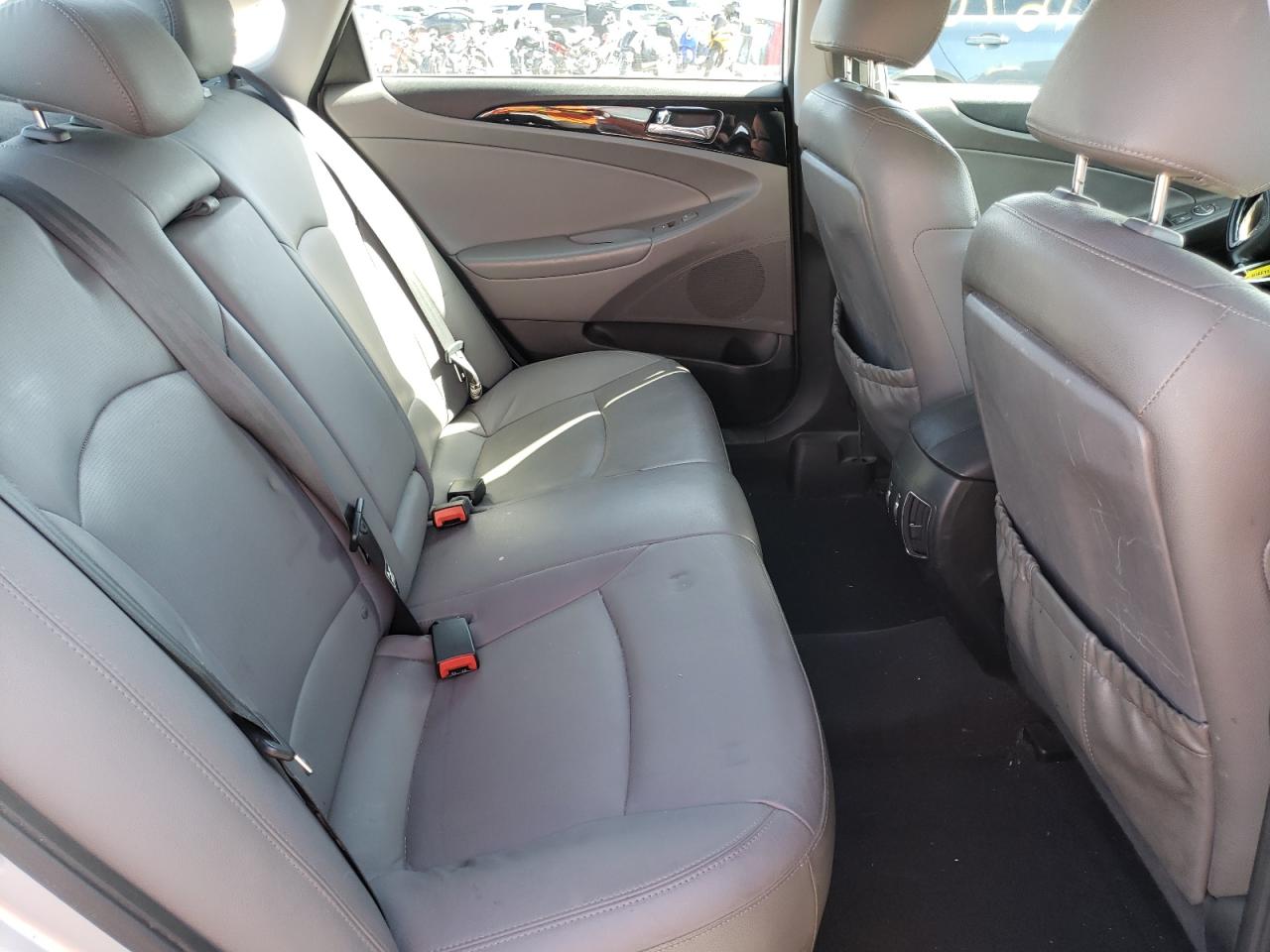 Photo 6 from auction – 2011 HYUNDAI SONATA SE with VIN 5NPEC4AC6BH015542