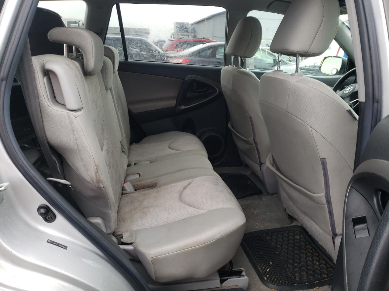 Photo 6 from auction – 2011 TOYOTA RAV4 with VIN 2T3ZF4DV0BW086430