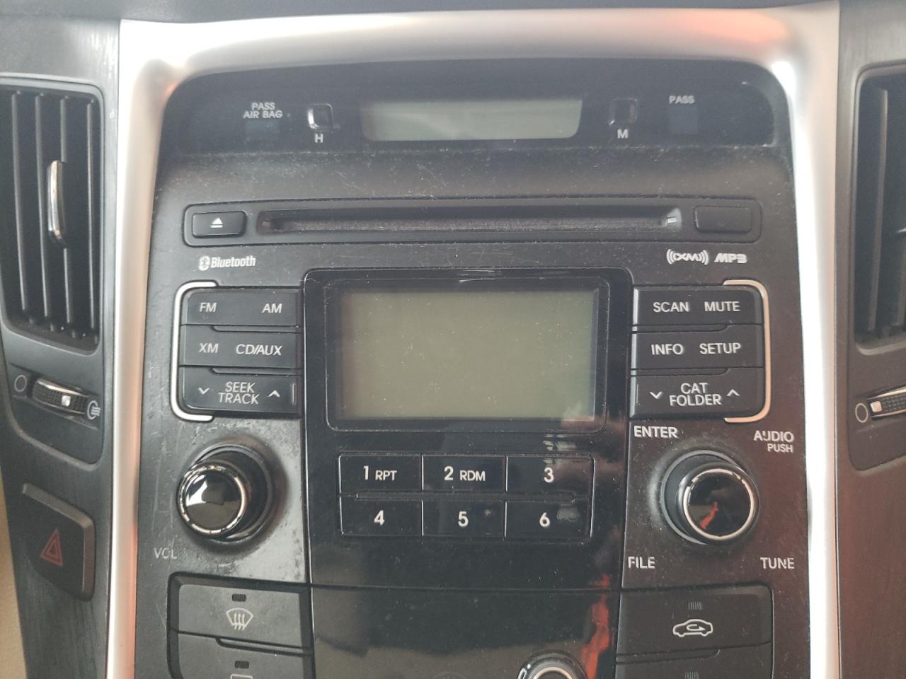Photo 9 from auction – 2011 HYUNDAI SONATA GLS with VIN 5NPEB4AC9BH114245