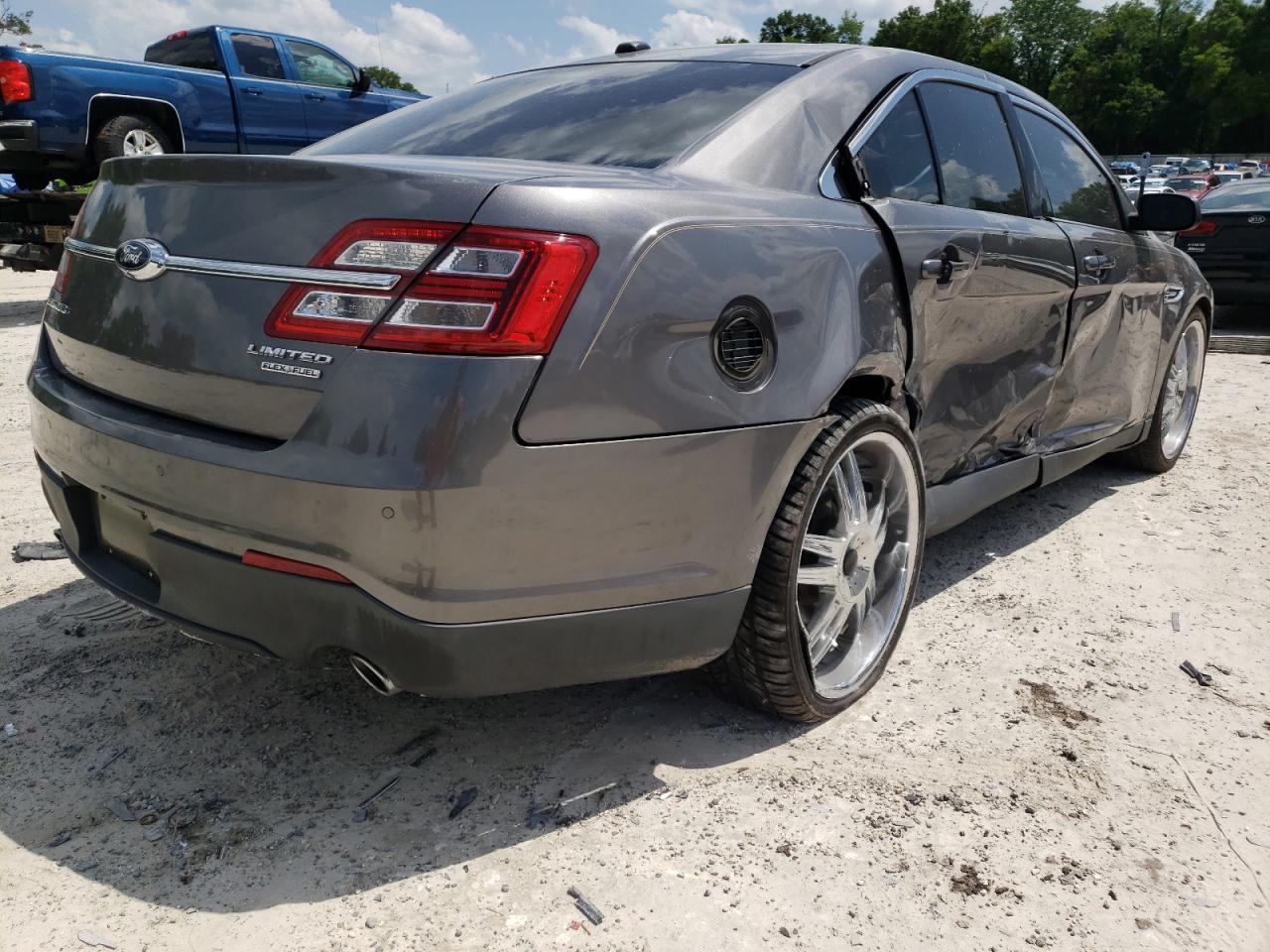 Photo 4 from auction – 2013 FORD TAURUS LIM with VIN 1FAHP2F82DG123888