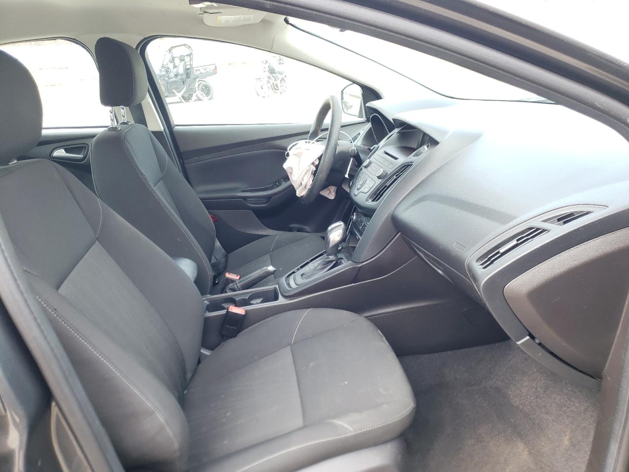 Photo 5 from auction – 2016 FORD FOCUS SE with VIN 1FADP3F2XGL354484