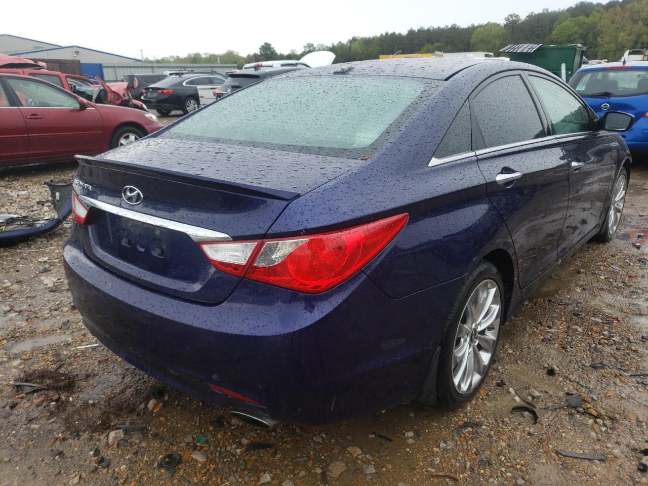 Photo 4 from auction – 2013 HYUNDAI SONATA SE with VIN 5NPEC4AC4DH671399