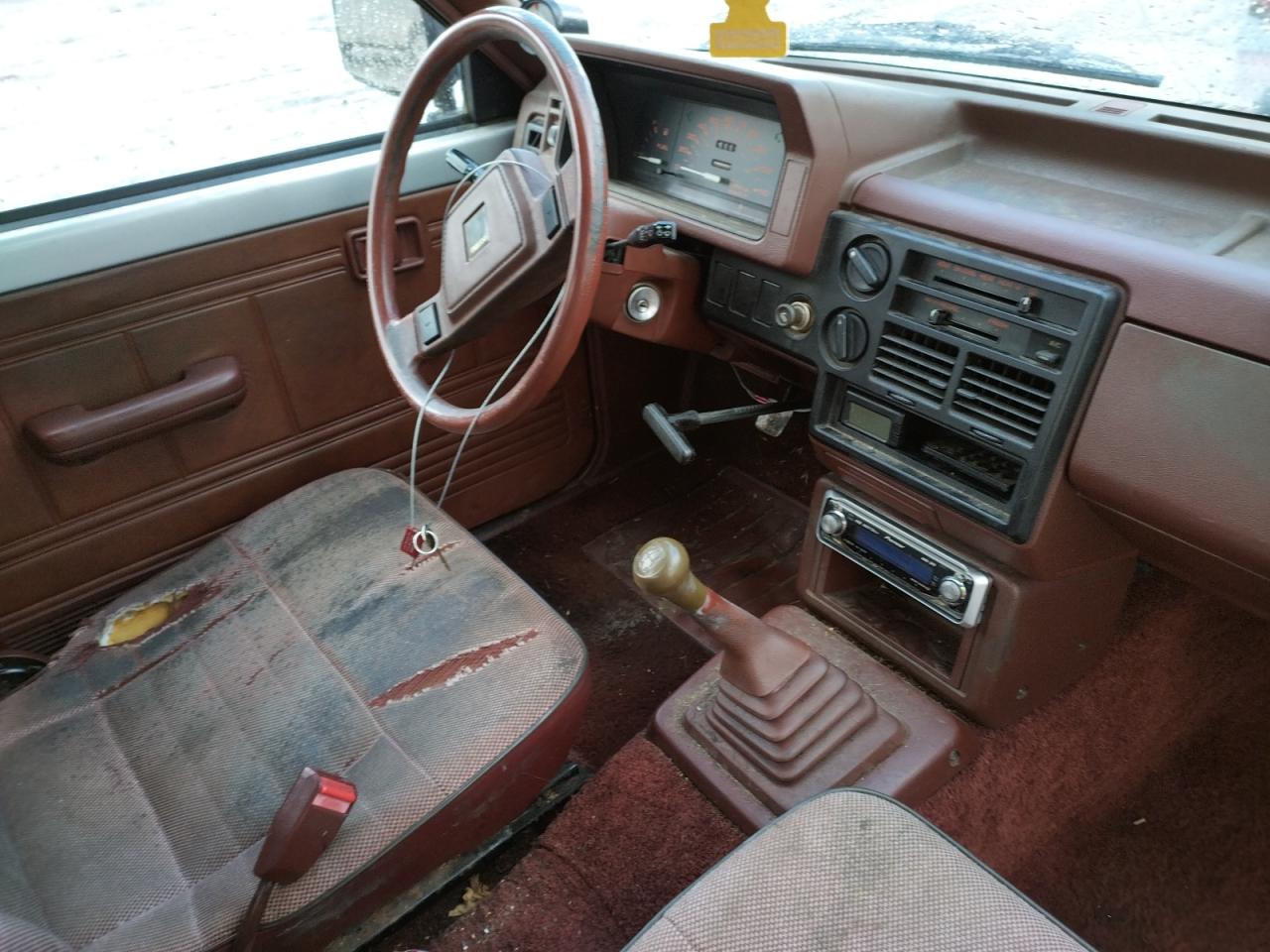 Photo 9 from auction – 1987 MAZDA B2000 CAB with VIN JM2UF3112H0505764