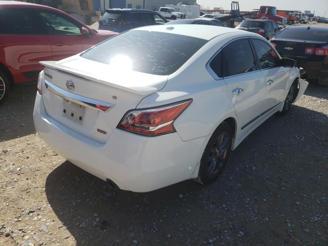 Photo 4 from auction – 2015 NISSAN ALTIMA 2.5 with VIN 1N4AL3AP1FN904532