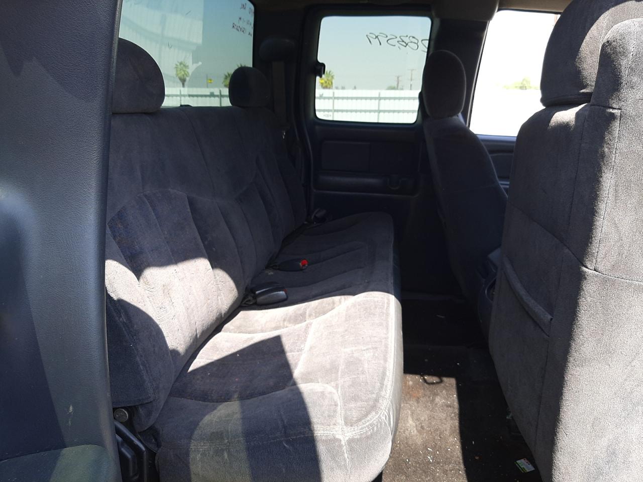 Photo 6 from auction – 2001 CHEVROLET SILVERADO with VIN 2GCEC19T611405351