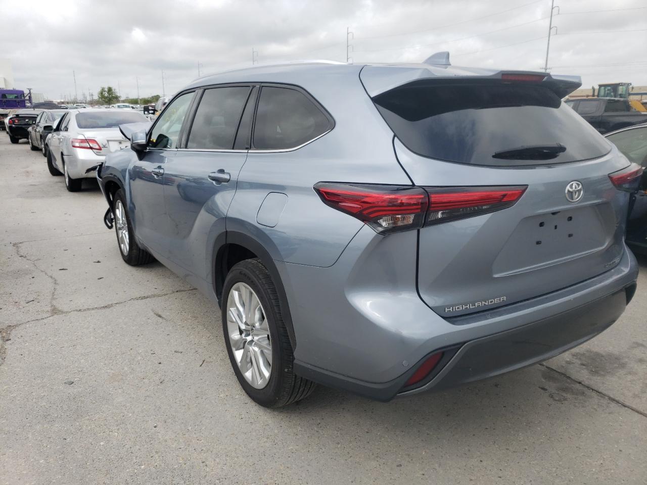 Photo 3 from auction – 2021 TOYOTA HIGHLANDER with VIN 5TDYZRAH6MS045738