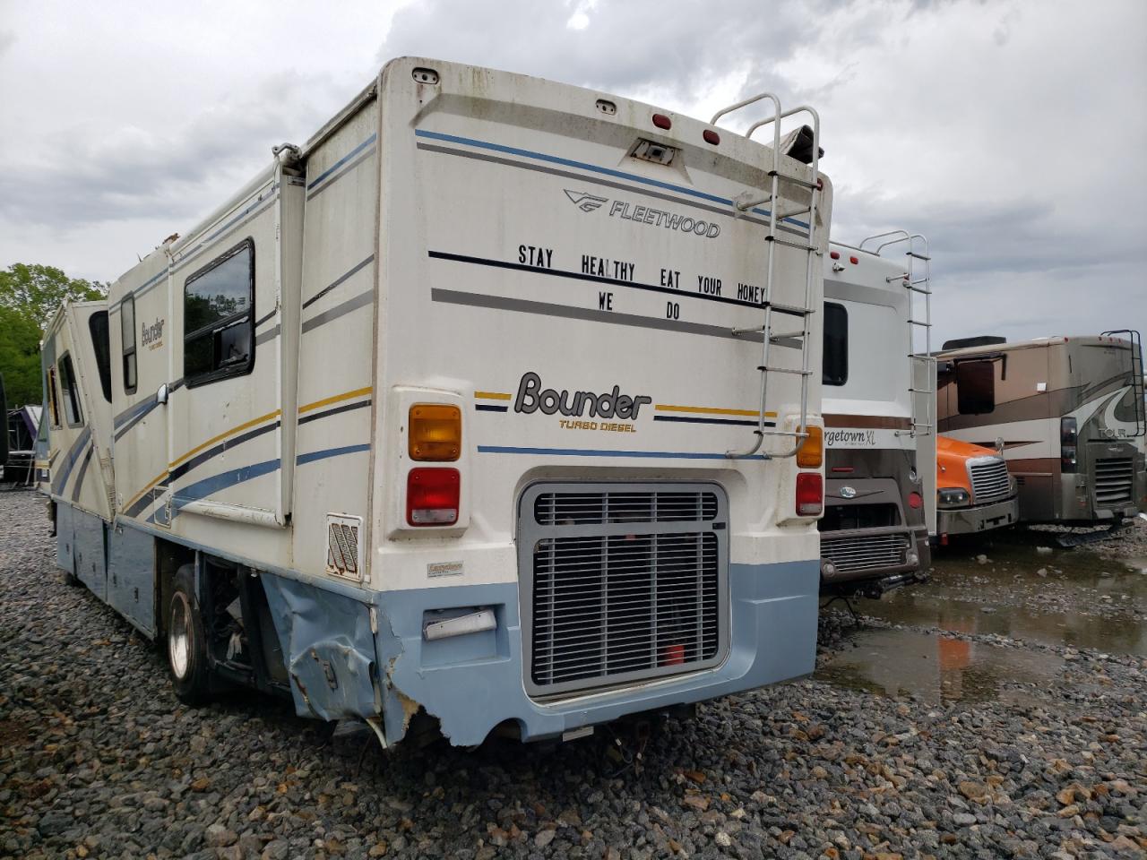 Photo 3 from auction – 2005 FLEETWOOD BOUNDER with VIN 4UZAAHBV84CN26918