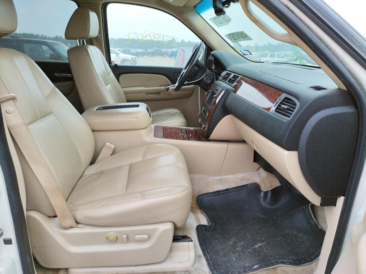 Photo 5 from auction – 2008 CHEVROLET TAHOE C150 with VIN 1GNFC13098R200599