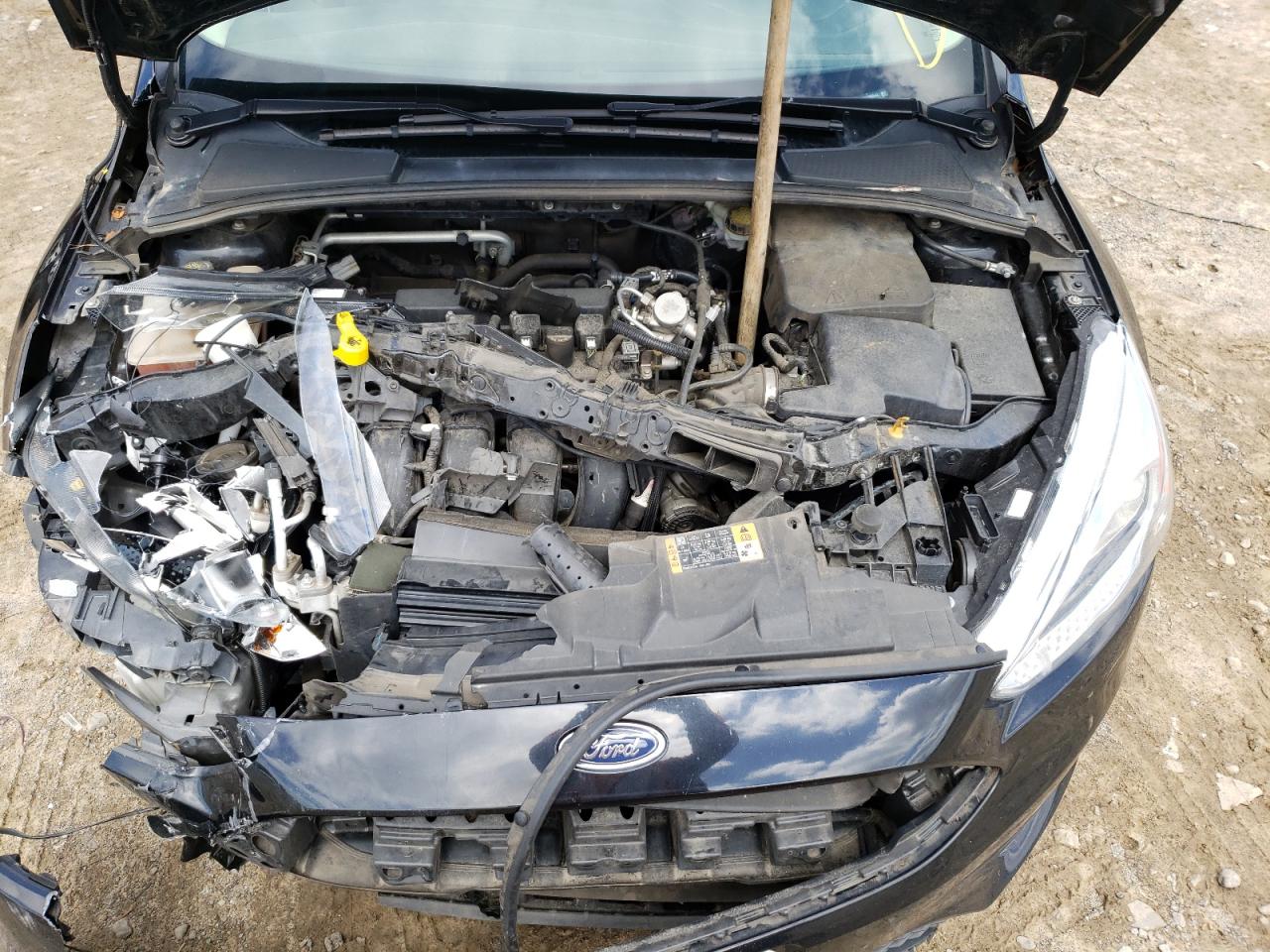 Photo 7 from auction – 2016 FORD FOCUS SE with VIN 1FADP3F22GL383543