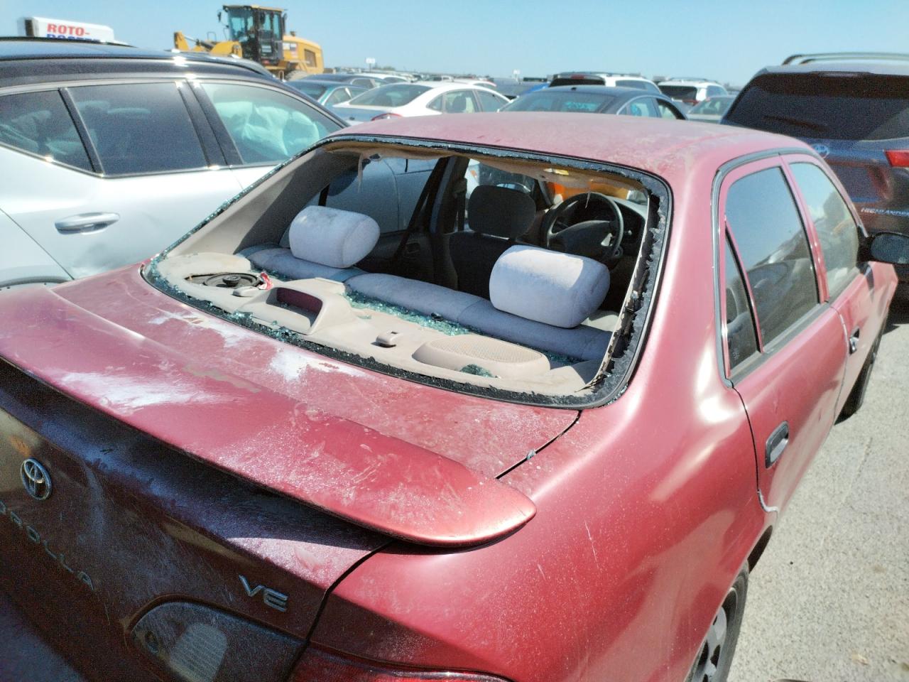 Photo 9 from auction – 2000 TOYOTA COROLLA VE with VIN 1NXBR12E2YZ389415
