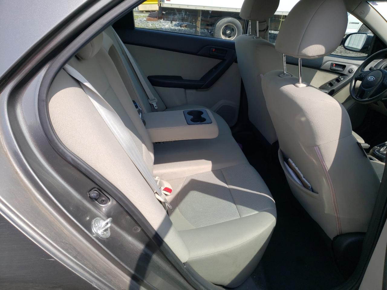 Foto 6 de la subasta – 2012 KIA FORTE EX con VIN KNAFU4A21C5614565