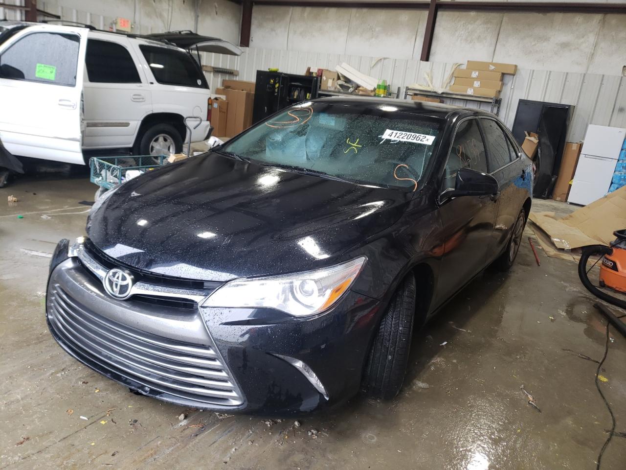 Photo 2 from auction – 2017 TOYOTA CAMRY LE with VIN 4T1BF1FK4HU727325