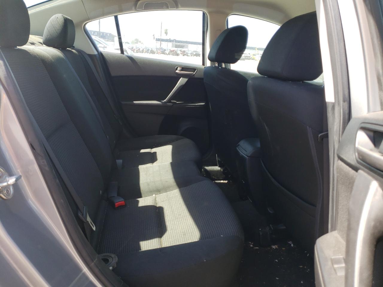 Photo 6 from auction – 2013 MAZDA 3 I with VIN JM1BL1TG2D1782879