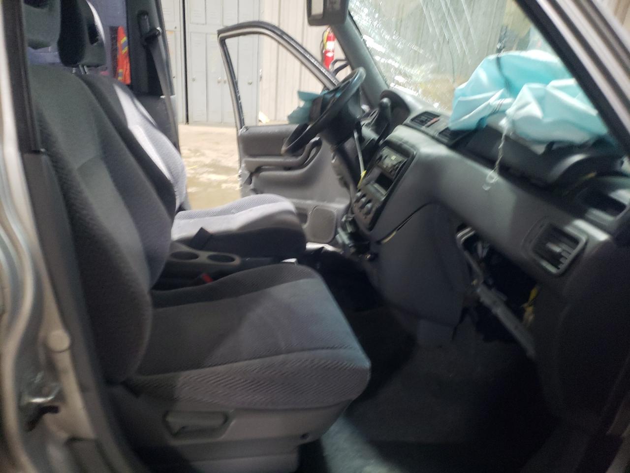 Photo 5 from auction – 1997 HONDA CR-V LX with VIN JHLRD185XVC047532