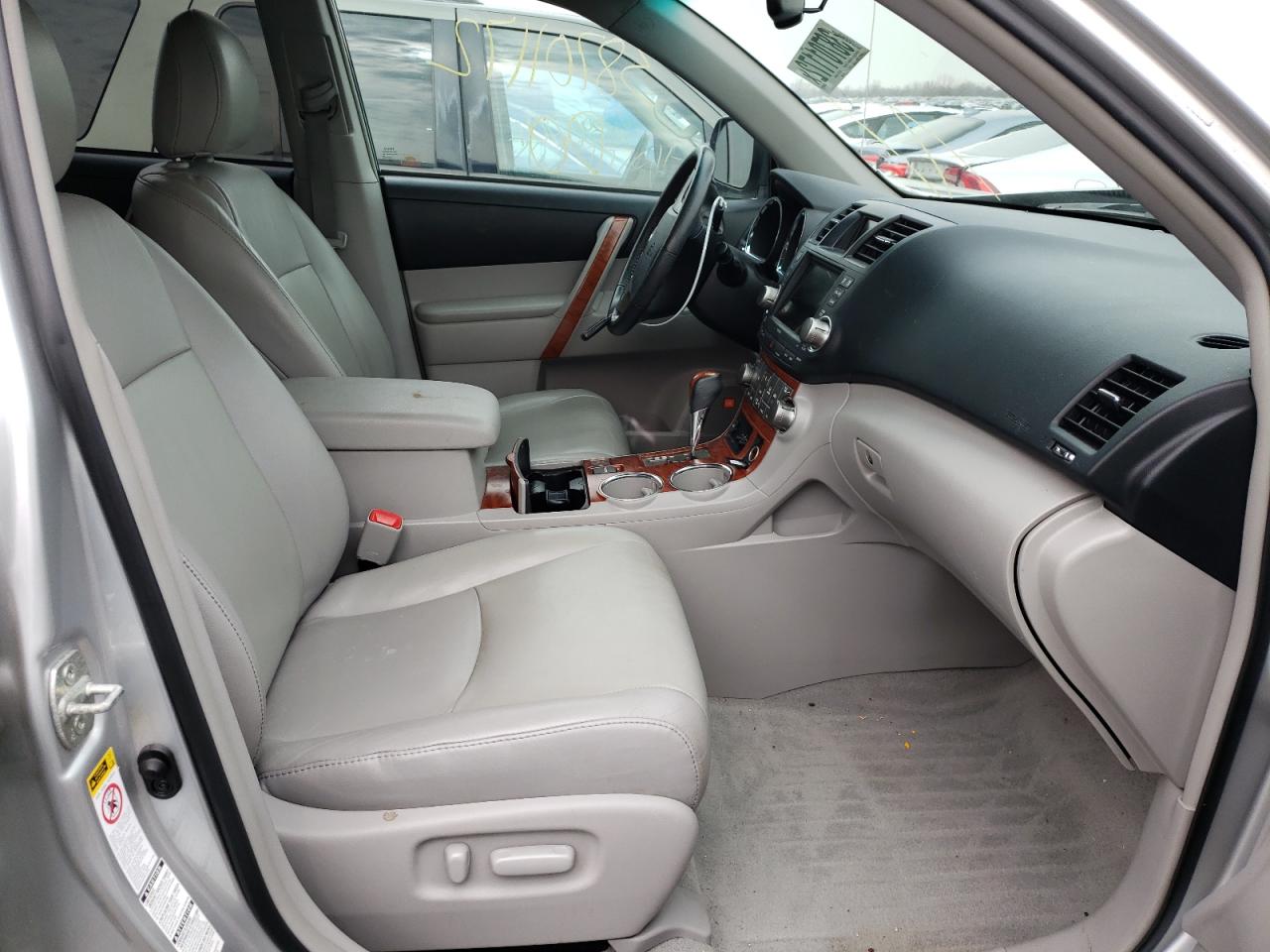 Photo 5 from auction – 2010 TOYOTA HIGHLANDER with VIN 5TDDK3EHXAS014997