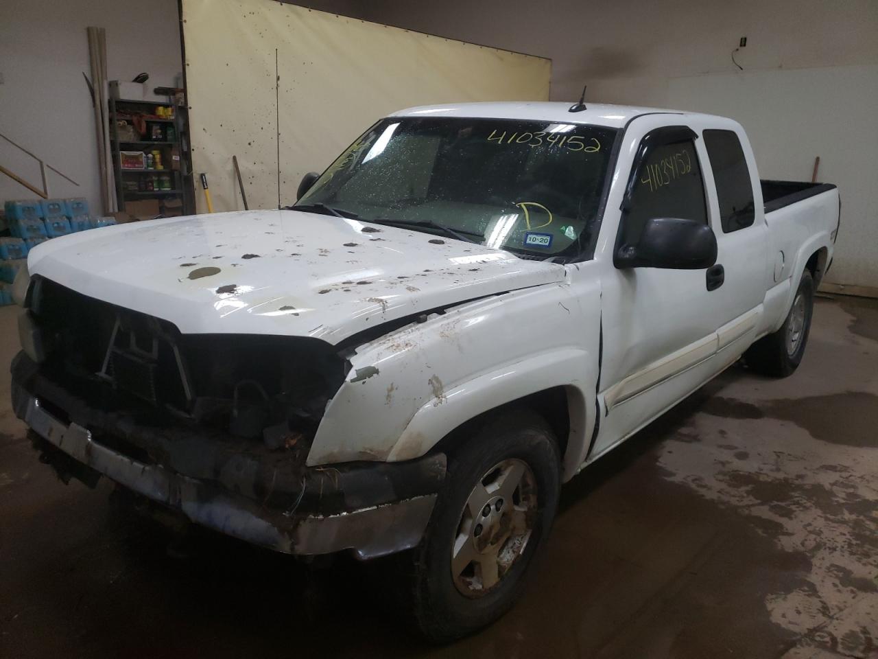 Photo 2 from auction – 2004 CHEVROLET SILVERADO with VIN 2GCEK19T741380418
