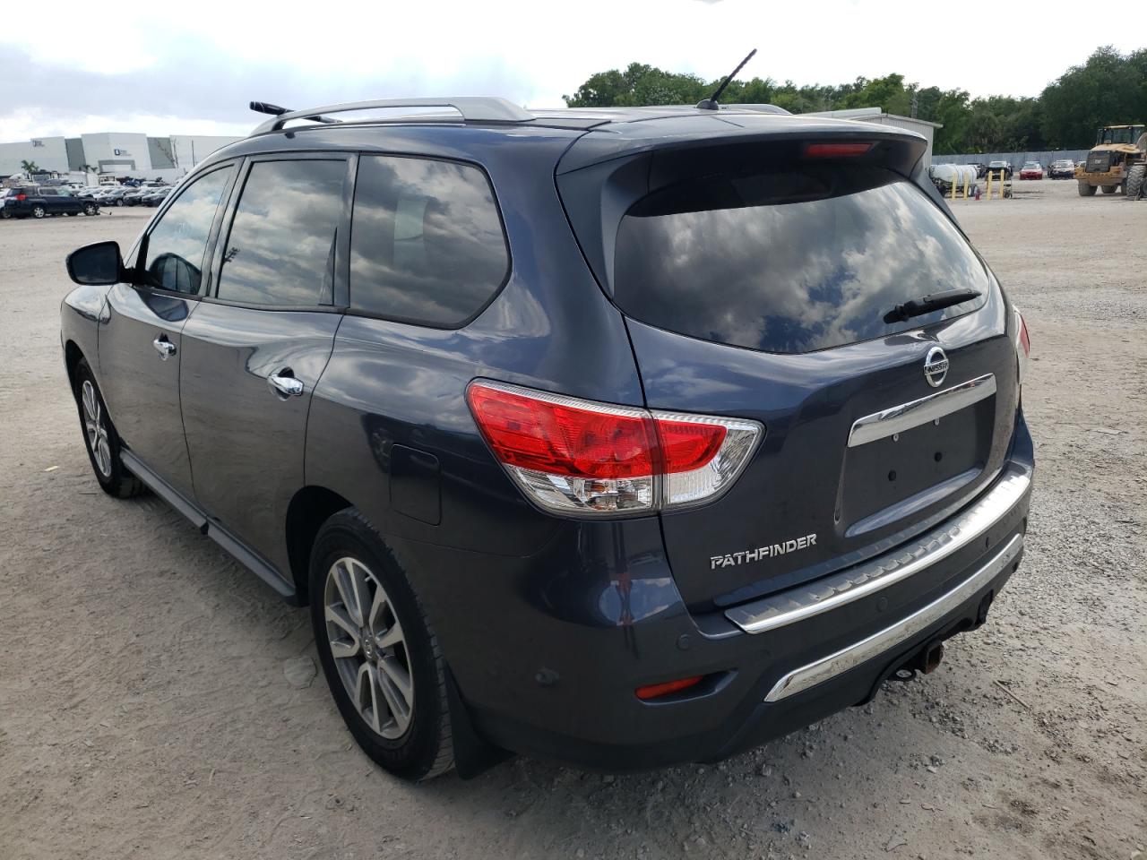Photo 3 from auction – 2014 NISSAN PATHFINDER with VIN 5N1AR2MN4EC679252