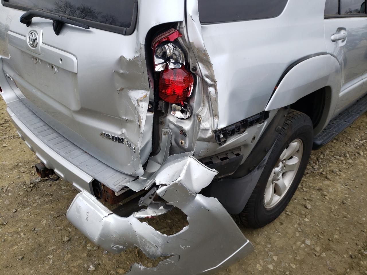 Photo 9 from auction – 2005 TOYOTA 4RUNNER SR with VIN JTEBU14R650074831