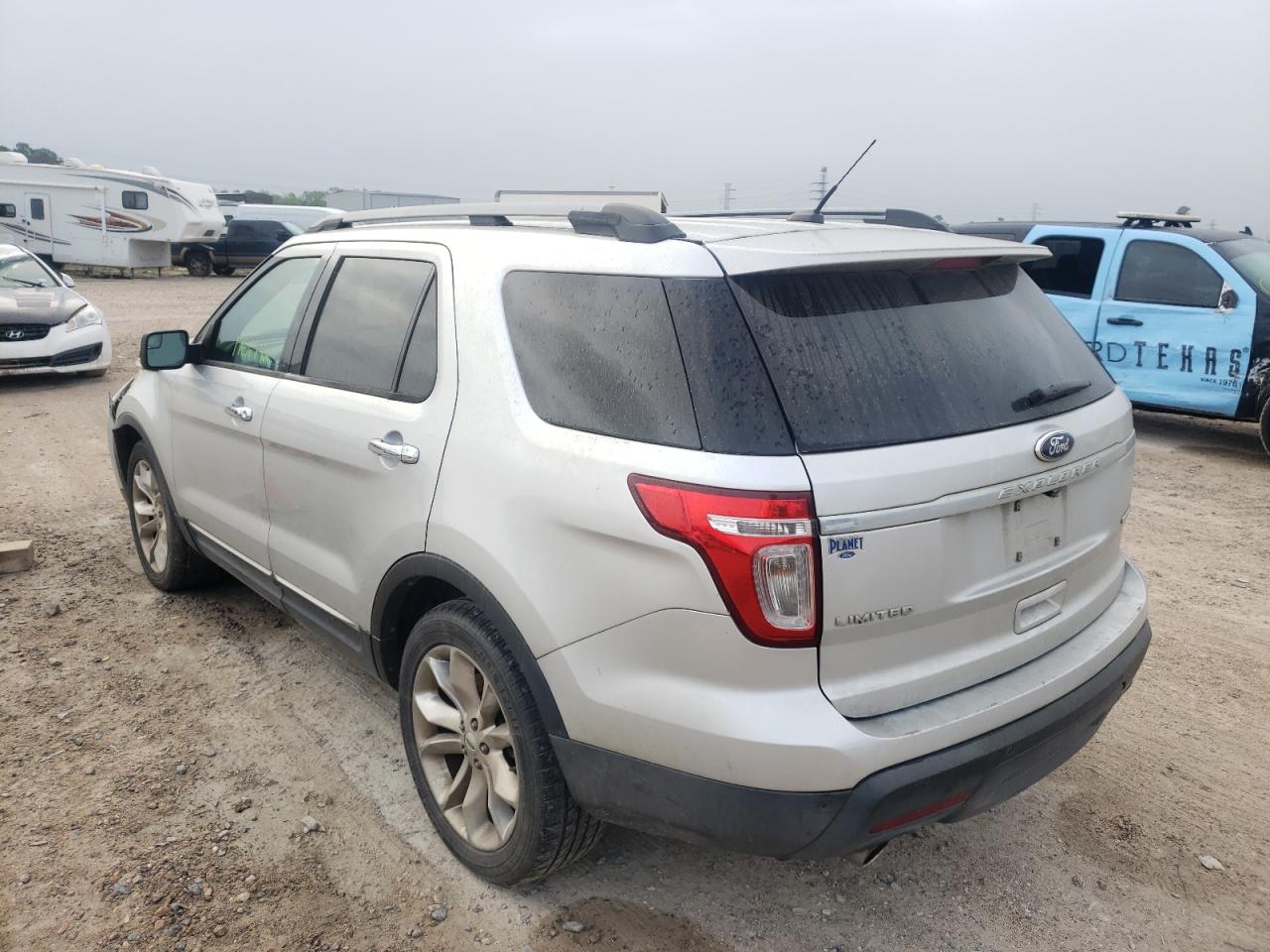 Photo 3 from auction – 2015 FORD EXPLORER L with VIN 1FM5K7F83FGB66529