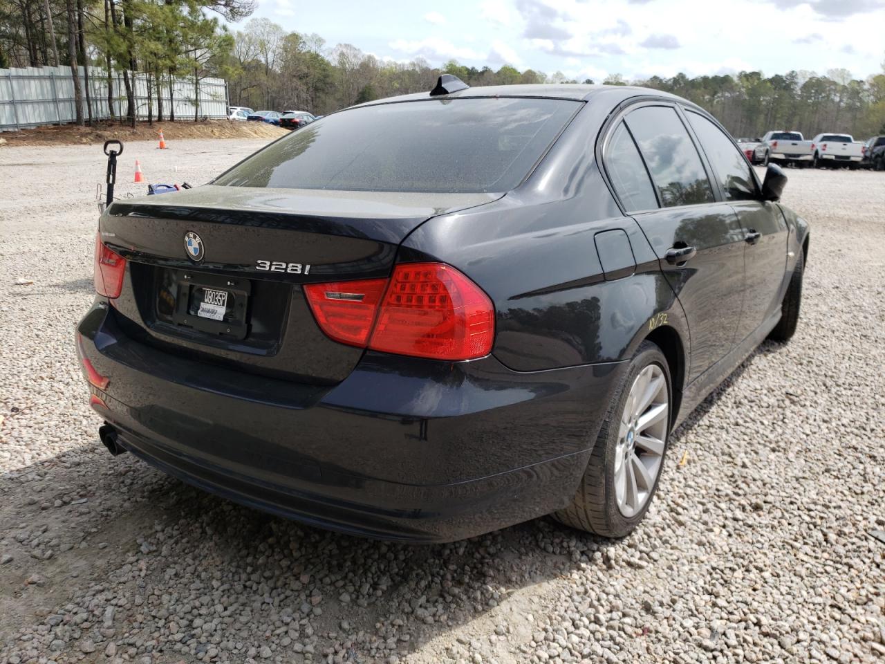 Photo 4 from auction – 2011 BMW 328 I with VIN WBAPH7G53BNM59706